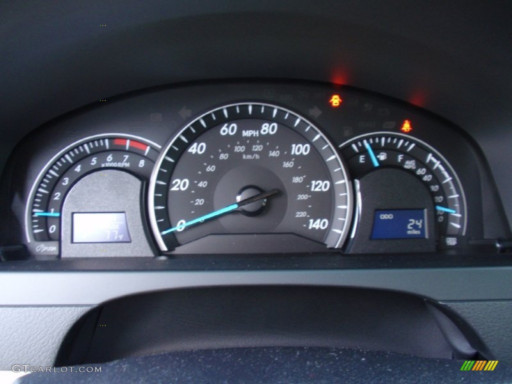 2014 Camry LE - Cosmic Gray Metallic / Ash photo #31