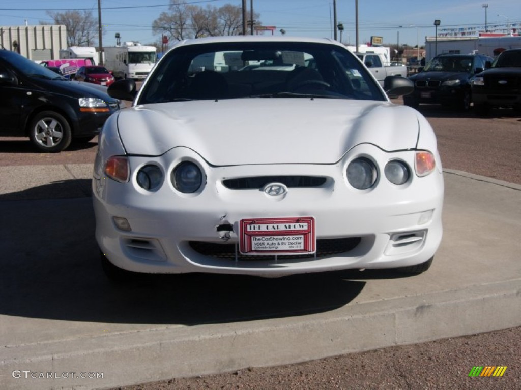 2001 Tiburon  - Nordic White / Black/Gray photo #15