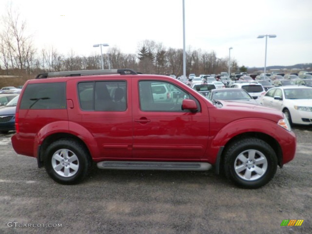 2010 Pathfinder SE 4x4 - Red Brick / Graphite photo #12