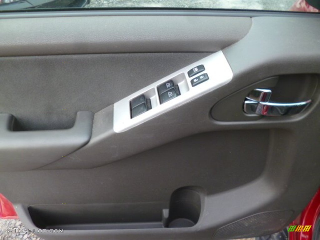 2010 Pathfinder SE 4x4 - Red Brick / Graphite photo #17