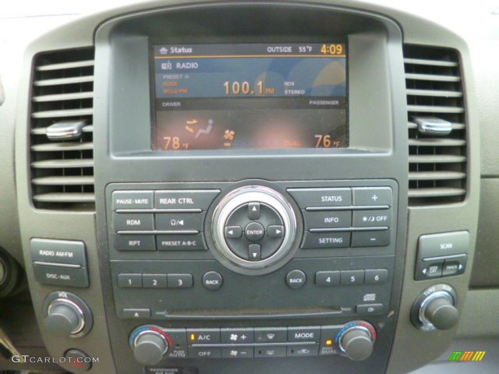 2010 Pathfinder SE 4x4 - Red Brick / Graphite photo #18