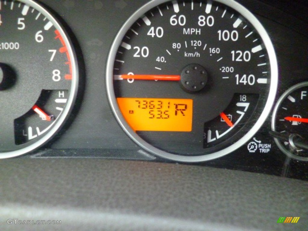 2010 Pathfinder SE 4x4 - Red Brick / Graphite photo #20