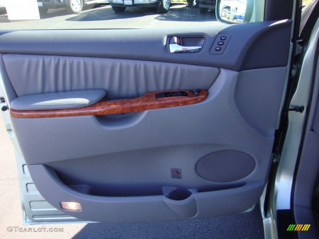 2007 Toyota Sienna XLE Limited Door Panel Photos