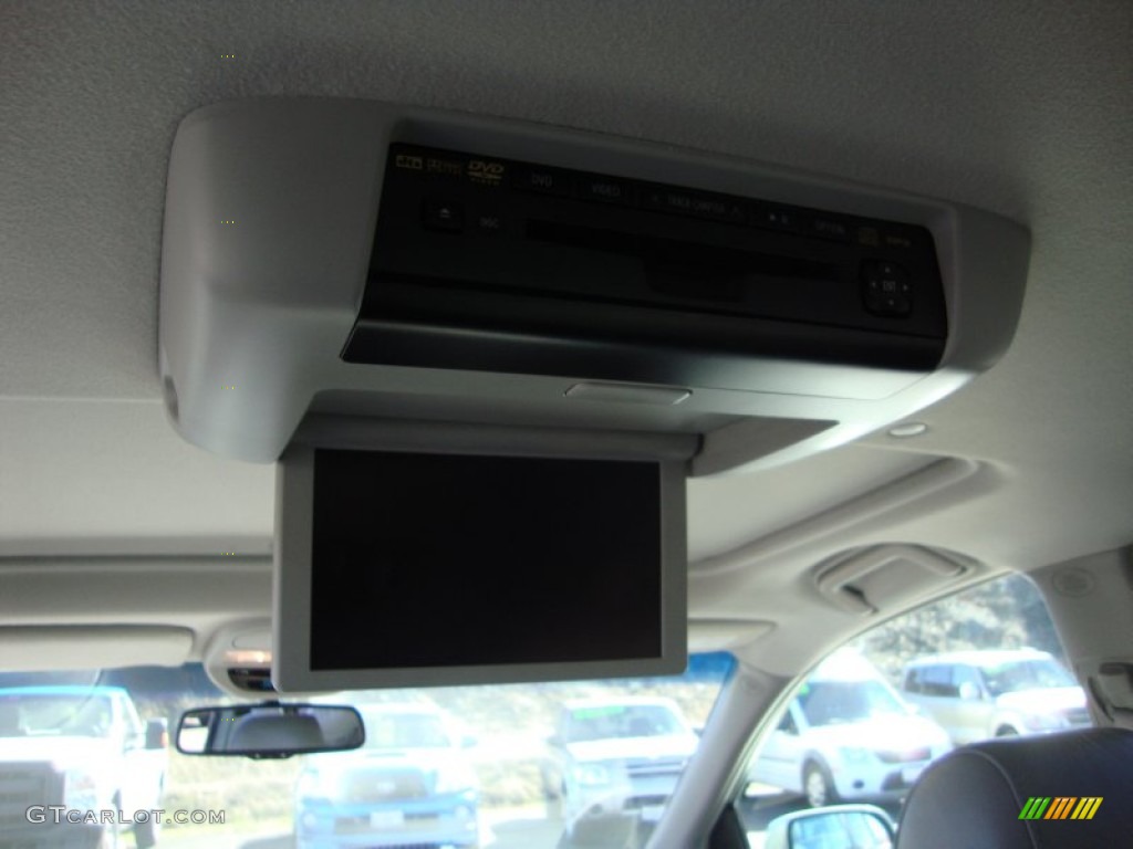 2007 Sienna XLE Limited - Silver Pine Mica / Stone photo #23