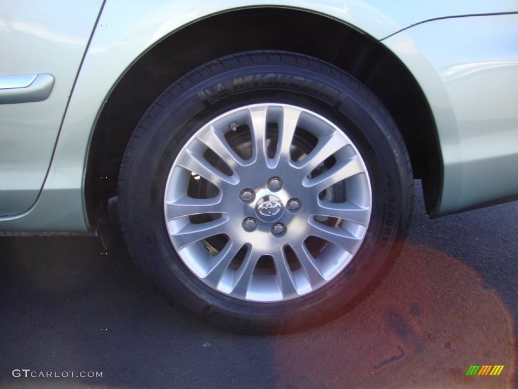 2007 Toyota Sienna XLE Limited Wheel Photos