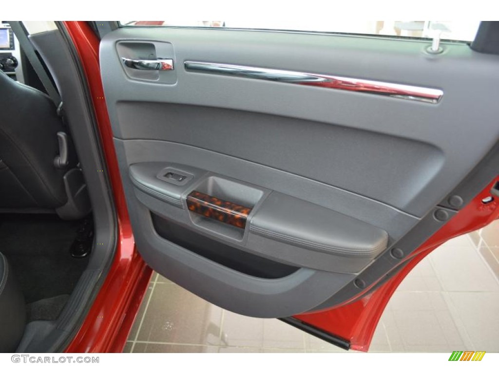 2008 300 C HEMI - Inferno Red Crystal Pearl / Dark Slate Gray photo #26