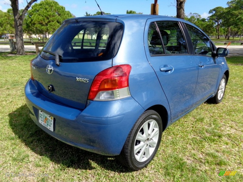 2009 Yaris 5 Door Liftback - Bayou Blue Pearl / Dark Charcoal photo #9