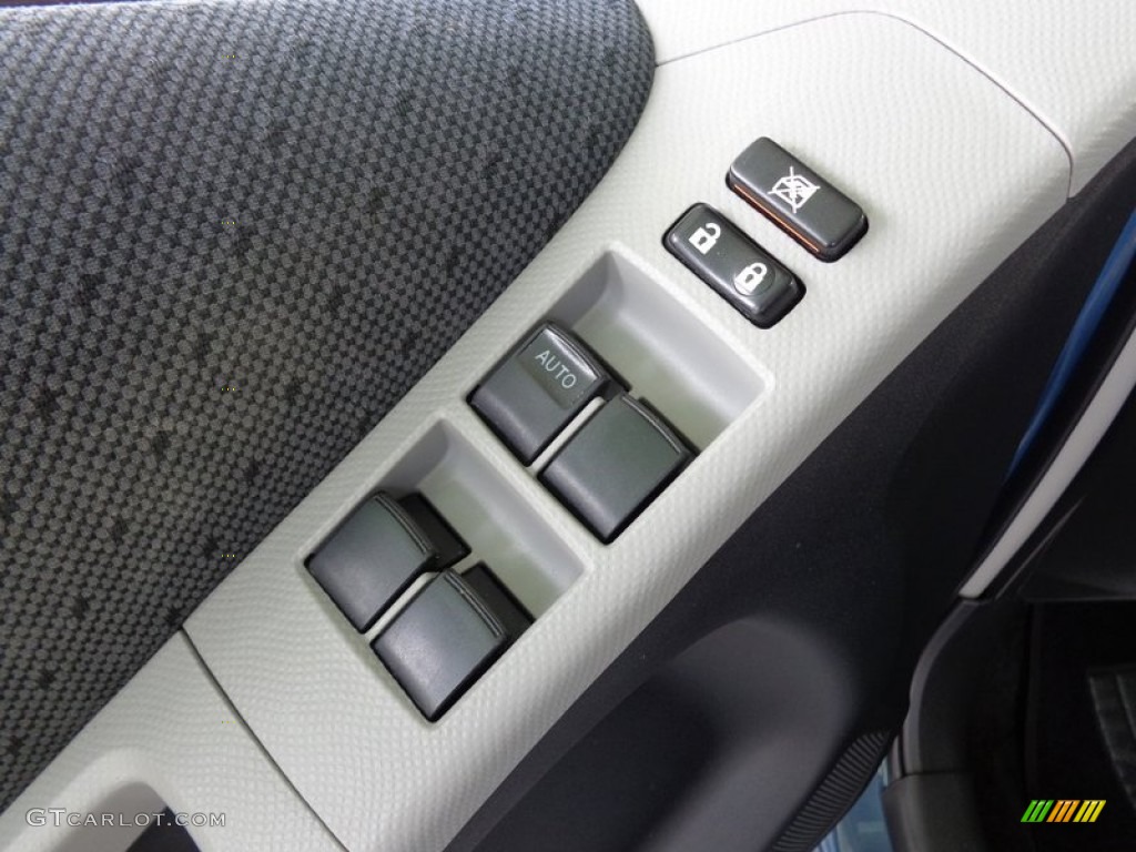 2009 Yaris 5 Door Liftback - Bayou Blue Pearl / Dark Charcoal photo #42