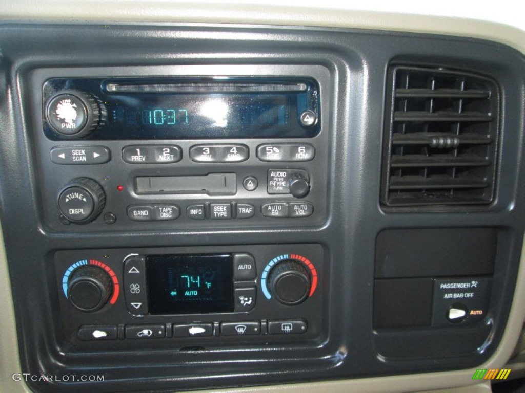 2004 Chevrolet Silverado 1500 Z71 Extended Cab 4x4 Controls Photo #90834565