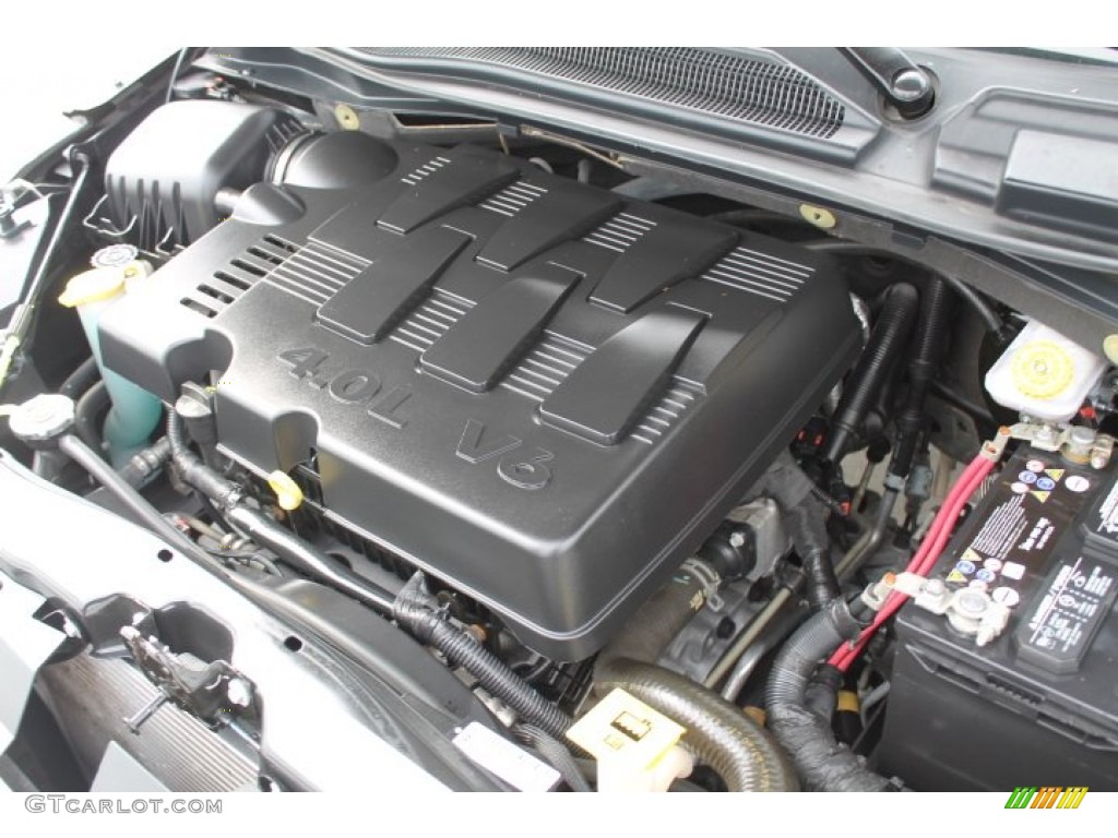 2010 Volkswagen Routan SEL Premium Engine Photos