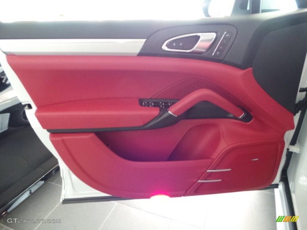 2014 Porsche Cayenne GTS Black/Carrera Red Door Panel Photo #90840172