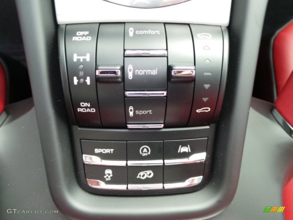 2014 Porsche Cayenne GTS Controls Photo #90840355