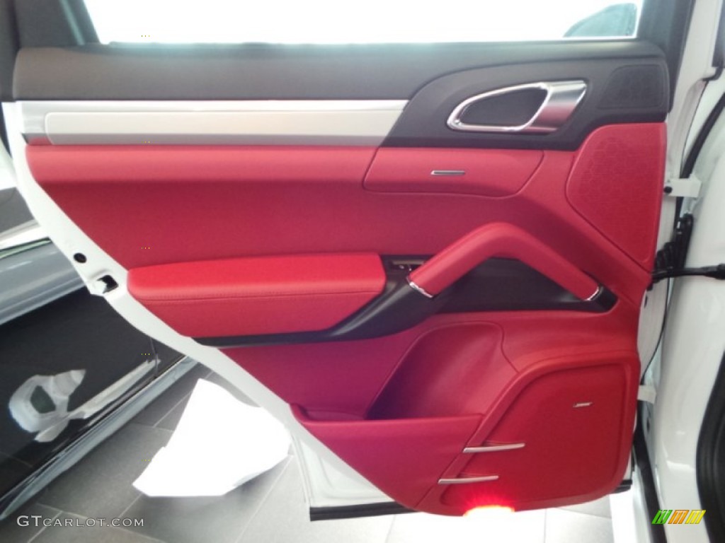 2014 Porsche Cayenne GTS Black/Carrera Red Door Panel Photo #90840400