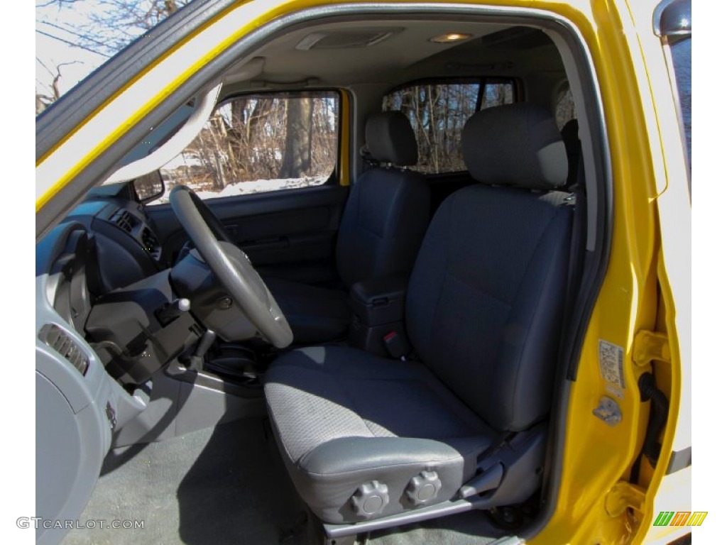 2003 Xterra XE V6 4x4 - Solar Yellow / Gray photo #11