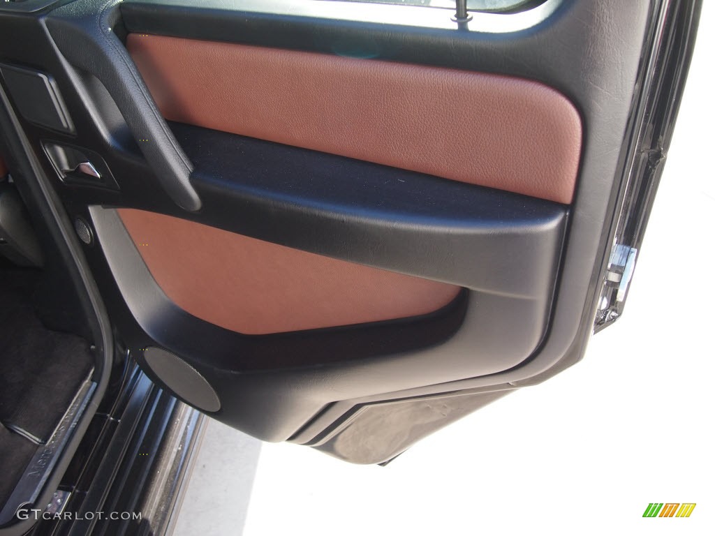 2011 Mercedes-Benz G 550 Door Panel Photos
