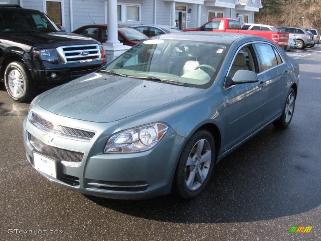2009 Malibu LT Sedan - Silver Moss Metallic / Titanium photo #3