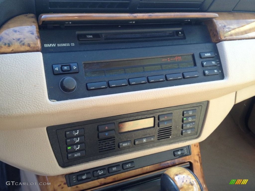 2003 BMW X5 3.0i Controls Photos