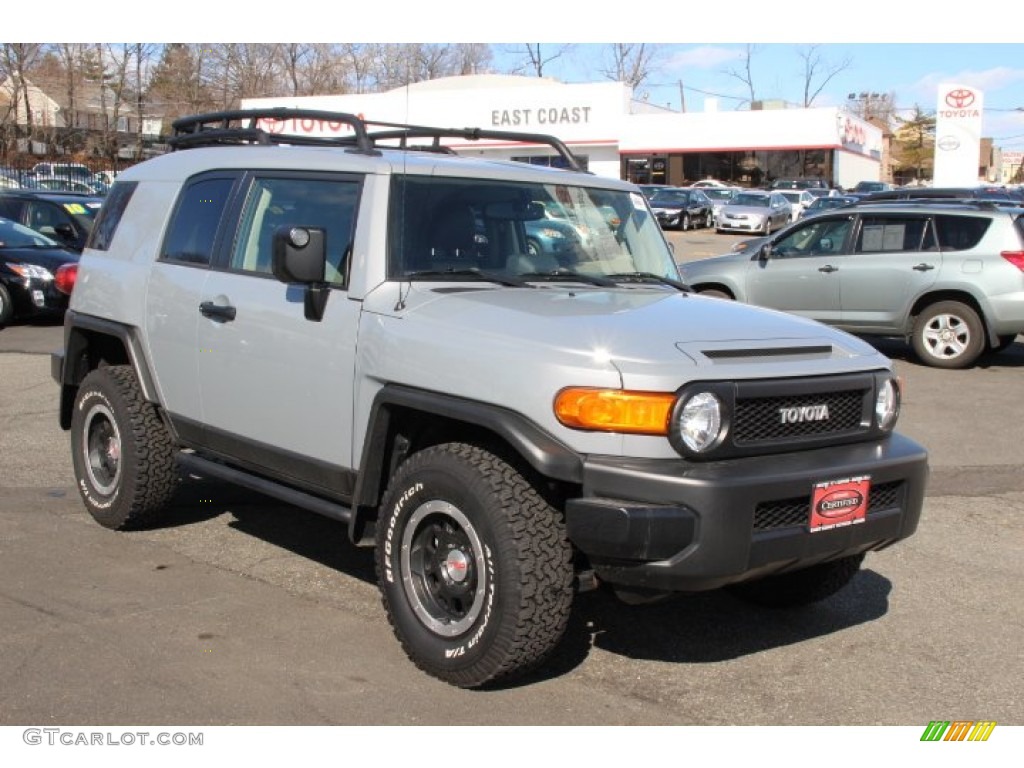 Trail Teams Cement Gray Toyota FJ Cruiser