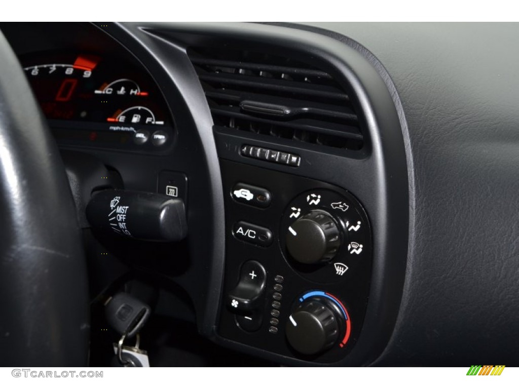2004 Honda S2000 Roadster Controls Photos