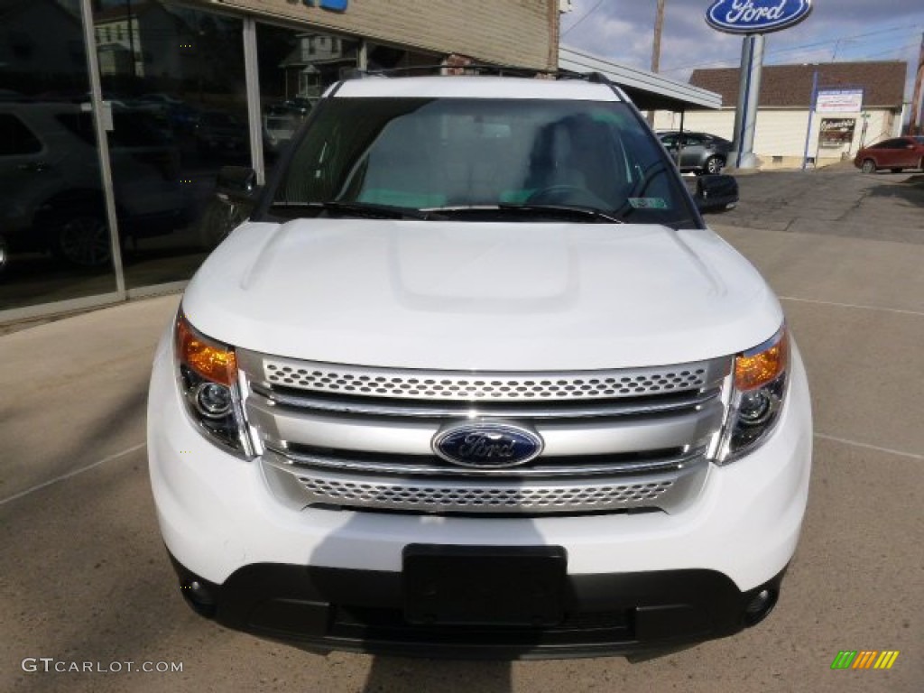 2014 Explorer XLT 4WD - Oxford White / Medium Light Stone photo #2