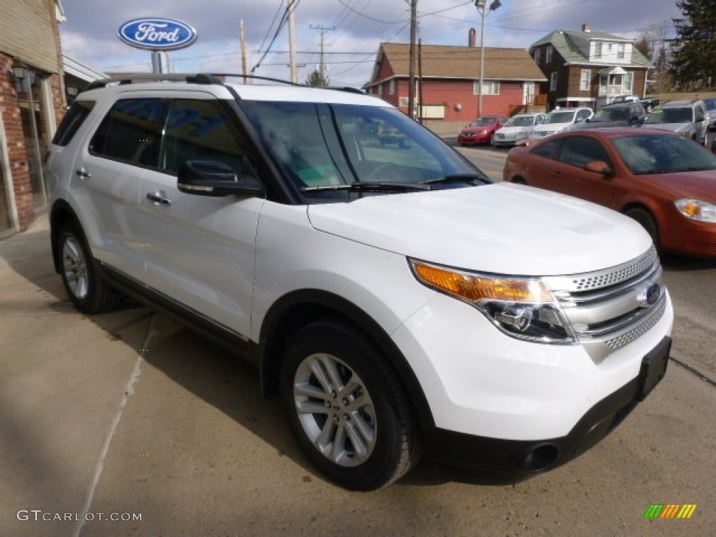 2014 Explorer XLT 4WD - Oxford White / Medium Light Stone photo #3