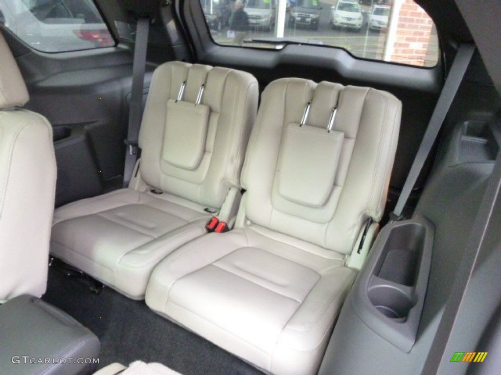 2014 Explorer XLT 4WD - Oxford White / Medium Light Stone photo #11