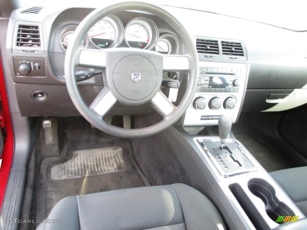 2009 Challenger SE - Inferno Red Crystal Pearl Coat / Dark Slate Gray photo #12