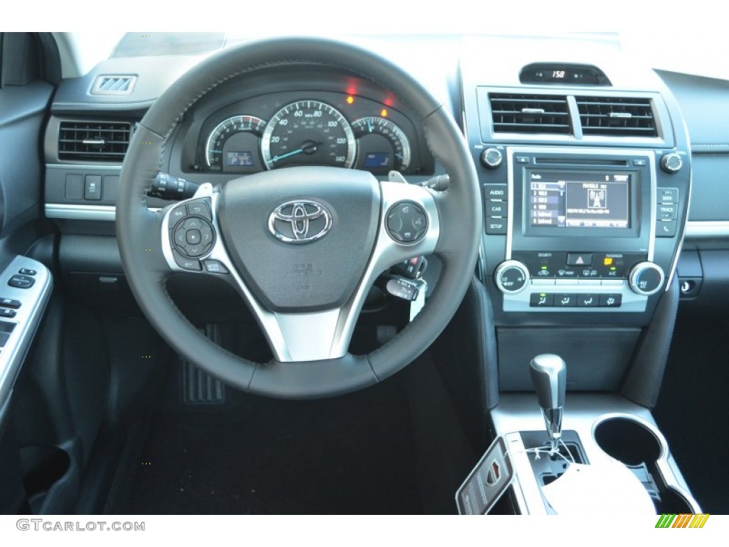 2014 Camry SE - Super White / Black photo #11