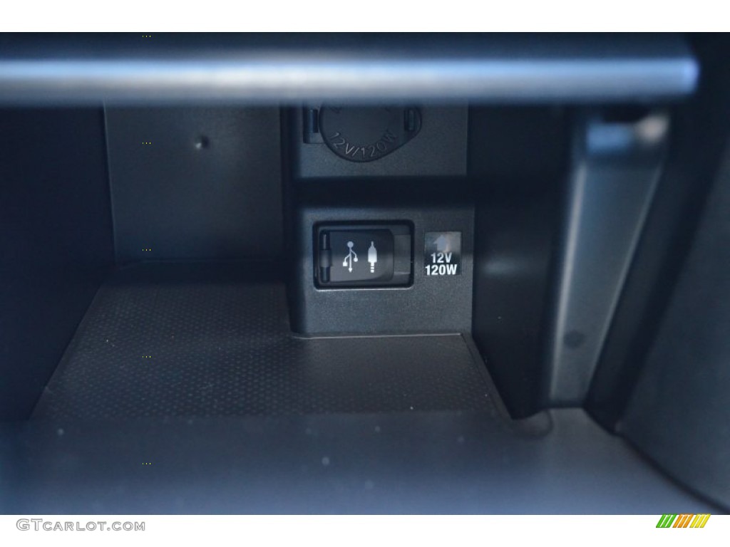 2014 Camry SE - Super White / Black photo #15