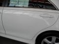 Super White - Camry SE Photo No. 5