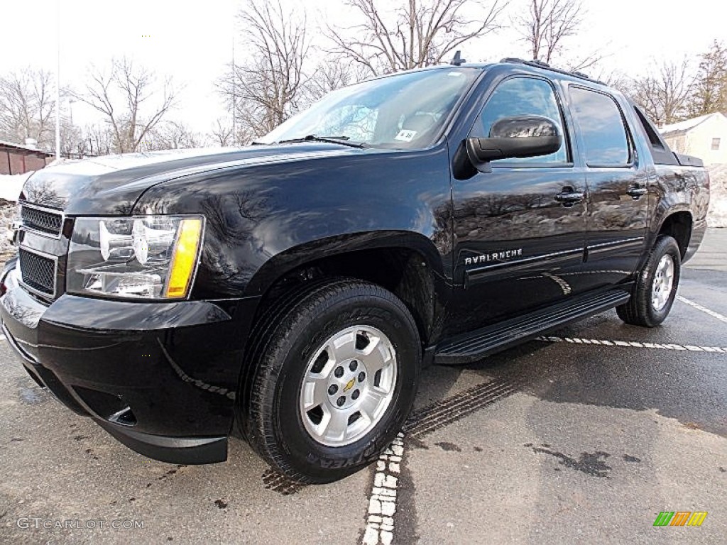 Black Chevrolet Avalanche