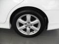 Super White - Camry SE Photo No. 22