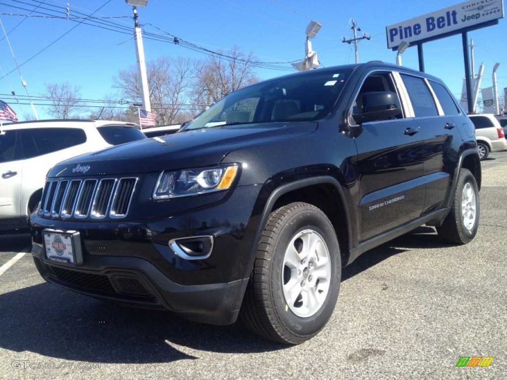 Brilliant Black Crystal Pearl Jeep Grand Cherokee