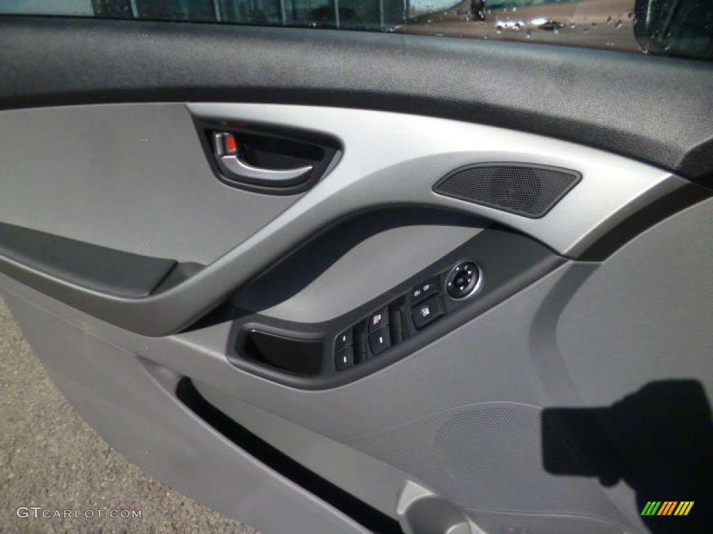 2014 Elantra SE Sedan - Gray / Gray photo #17