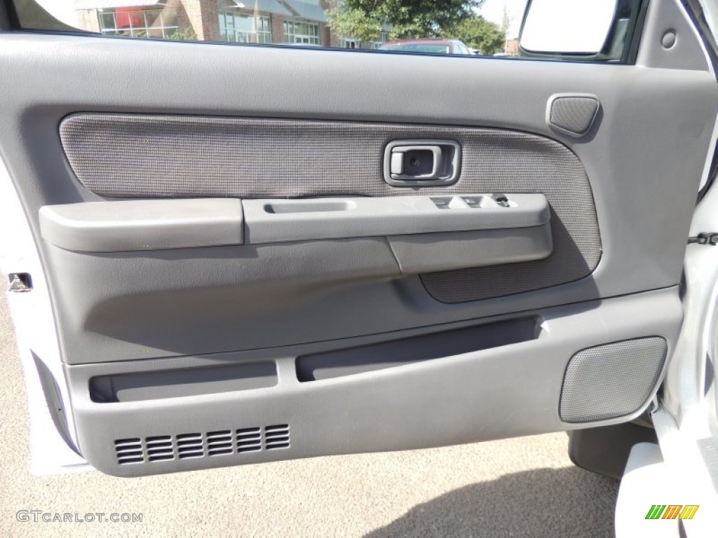 2001 Xterra SE V6 - Cloud White / Dusk Gray photo #6