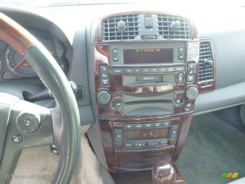 2003 Cadillac CTS Sedan Controls Photo #90878015