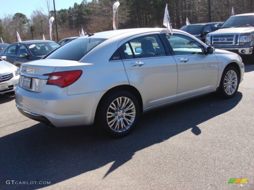 2012 200 Limited Sedan - Bright Silver Metallic / Black photo #5