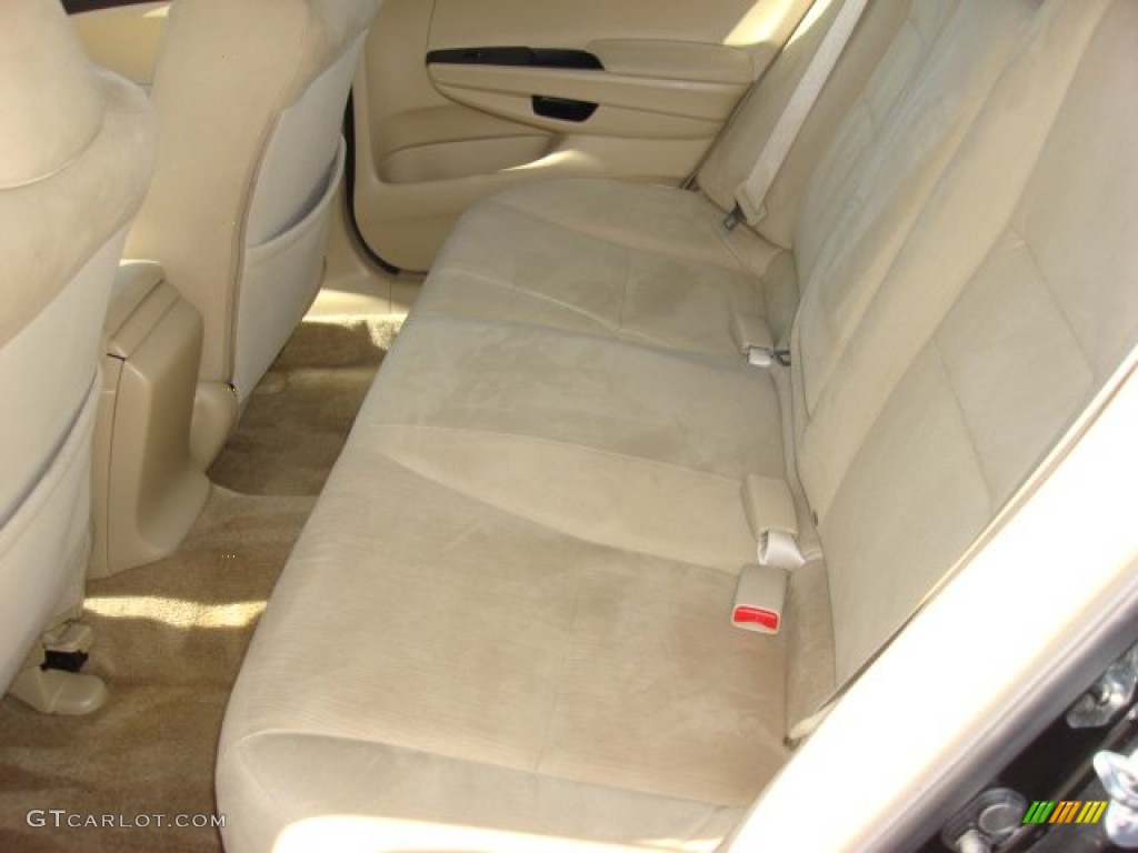 2011 Accord LX-P Sedan - Crystal Black Pearl / Ivory photo #10