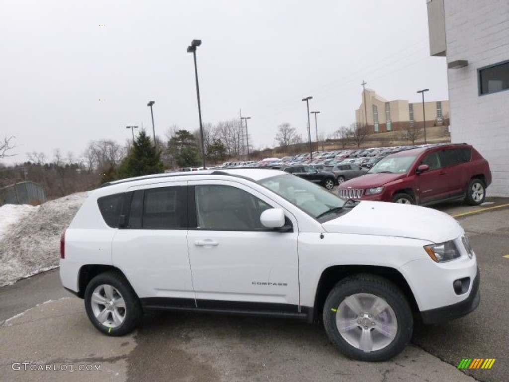 2014 Compass Latitude 4x4 - Bright White / Dark Slate Gray/Light Pebble photo #5