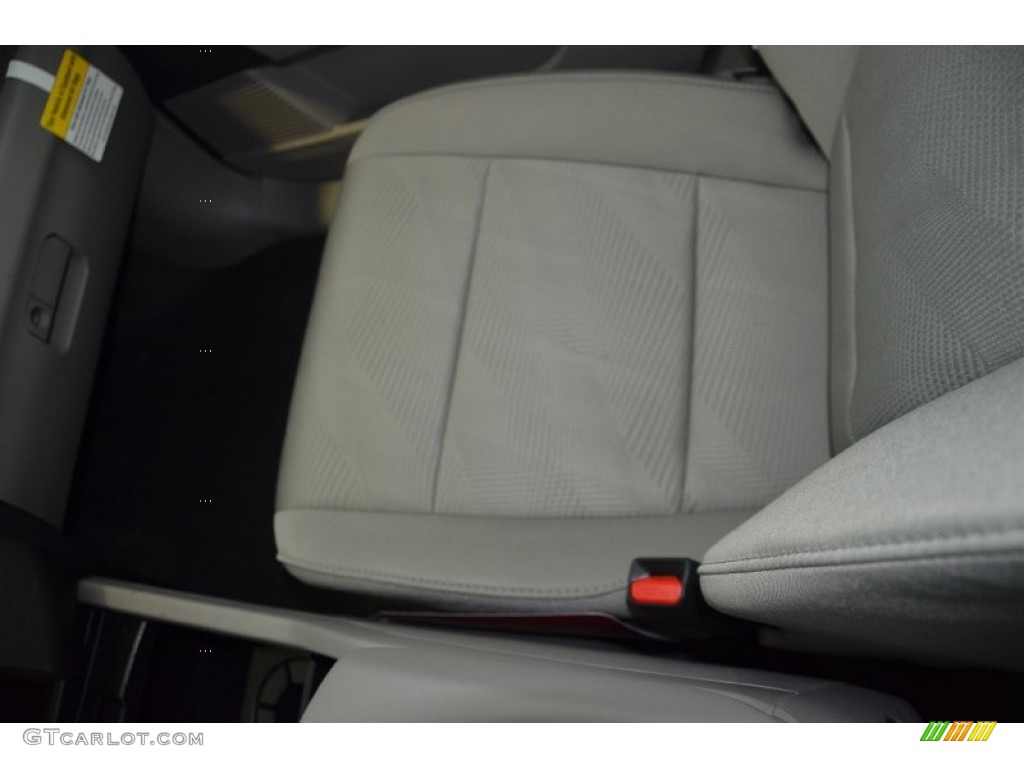 2014 Pilot LX - Modern Steel Metallic / Gray photo #13