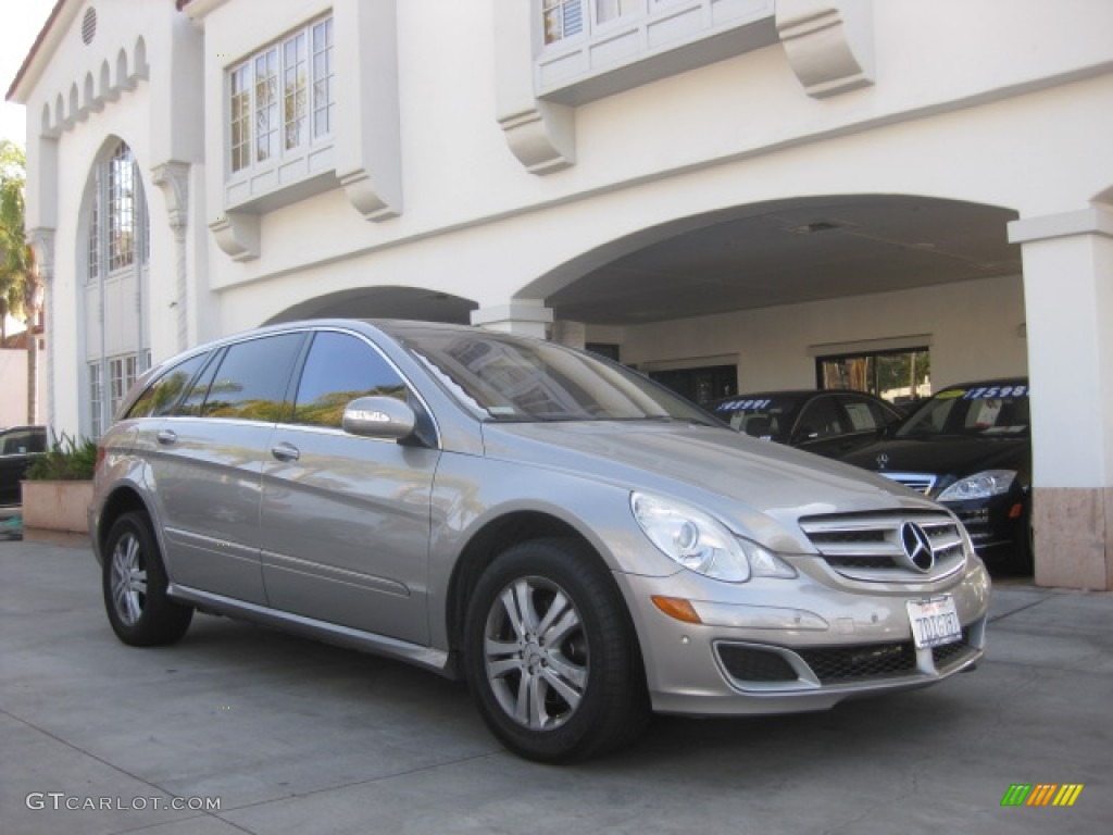 Desert Silver Metallic Mercedes-Benz R