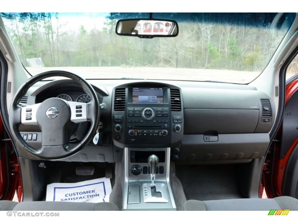 2008 Pathfinder SE 4x4 - Red Brawn / Graphite photo #16