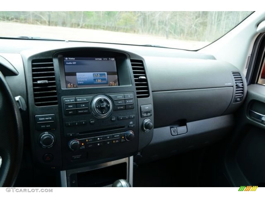 2008 Pathfinder SE 4x4 - Red Brawn / Graphite photo #31