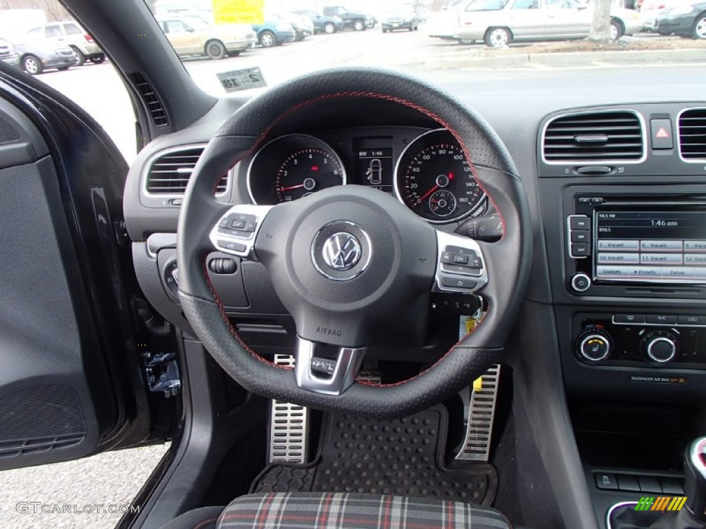 2013 Volkswagen GTI 4 Door Steering Wheel Photos