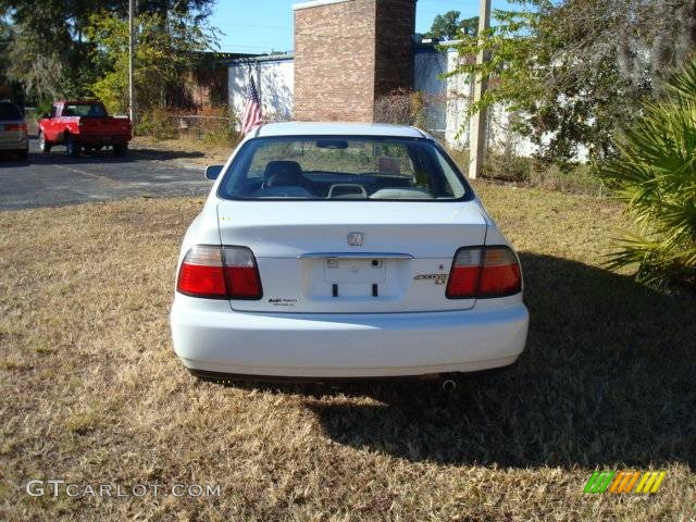1996 Accord LX Sedan - Frost White / Beige photo #5