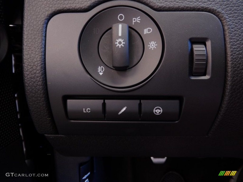 2014 Ford Mustang Shelby GT500 SVT Performance Package Coupe Controls Photo #90902515