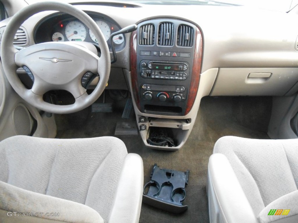 2002 Chrysler Town & Country LX Taupe Dashboard Photo #90908986
