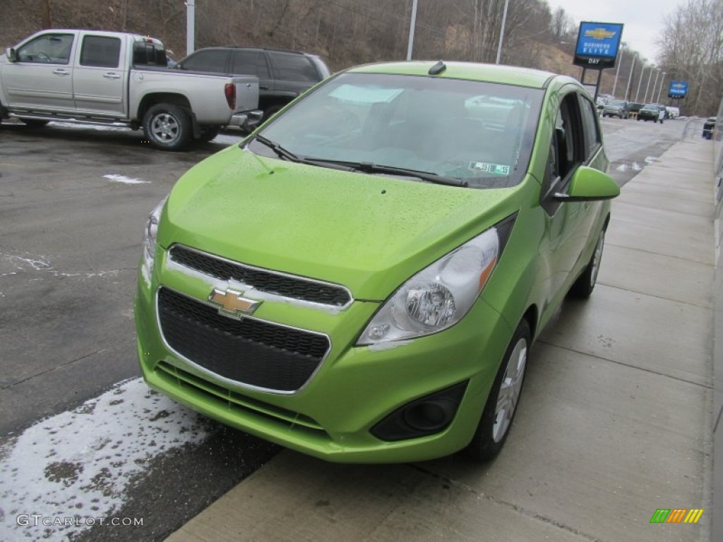2014 Spark LS - Jalapeno / Silver/Green photo #7