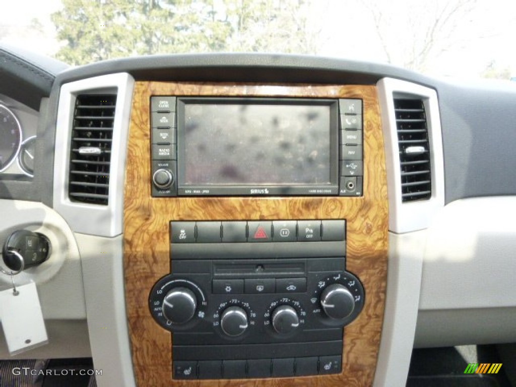 2010 Jeep Grand Cherokee Limited 4x4 Controls Photo #90913403