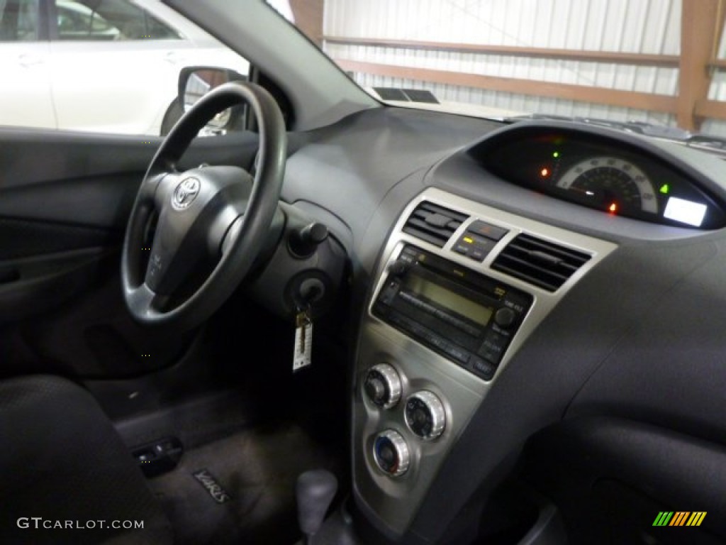2007 Yaris Sedan - Nautical Blue Metallic / Dark Charcoal photo #7